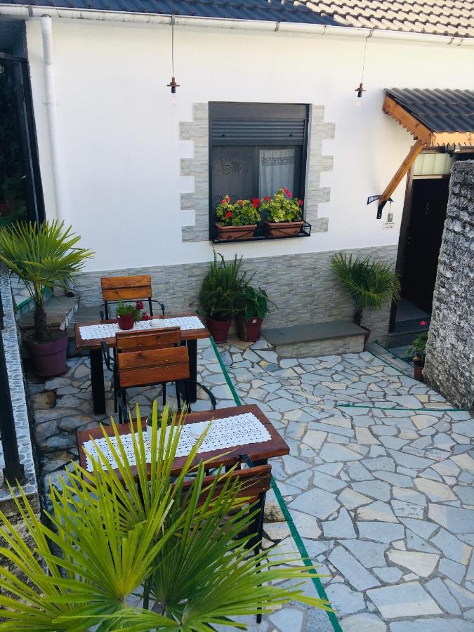 Kore Guest House Gjirokastër Exteriör bild