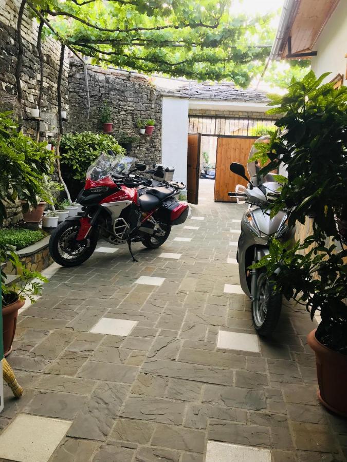 Kore Guest House Gjirokastër Exteriör bild