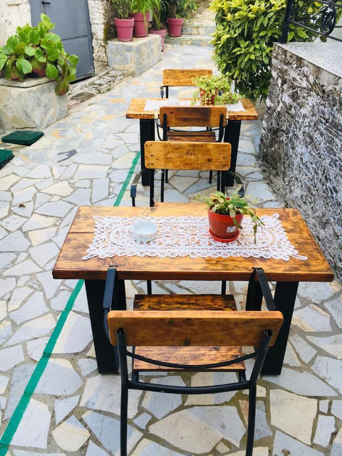 Kore Guest House Gjirokastër Exteriör bild