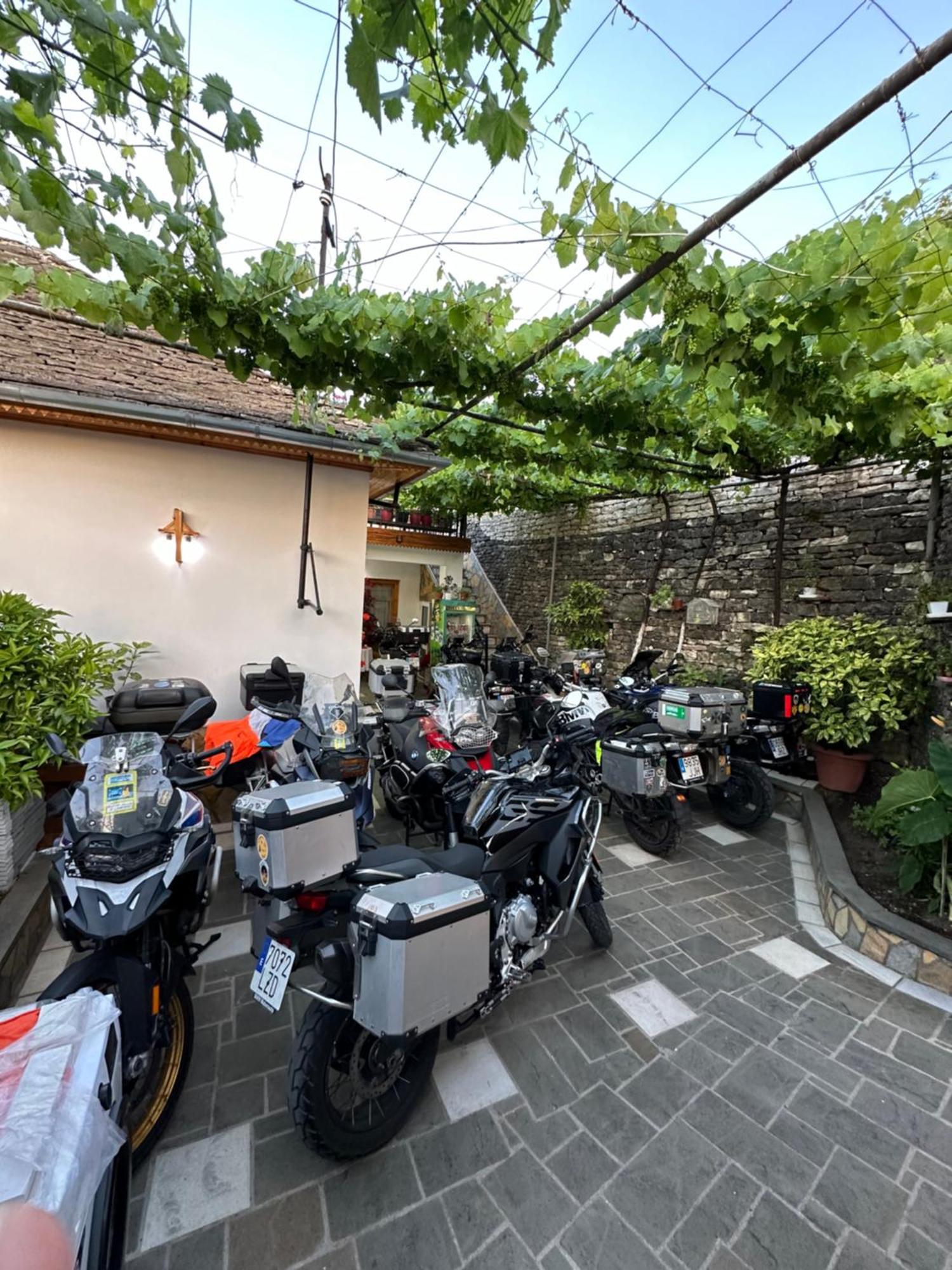Kore Guest House Gjirokastër Exteriör bild
