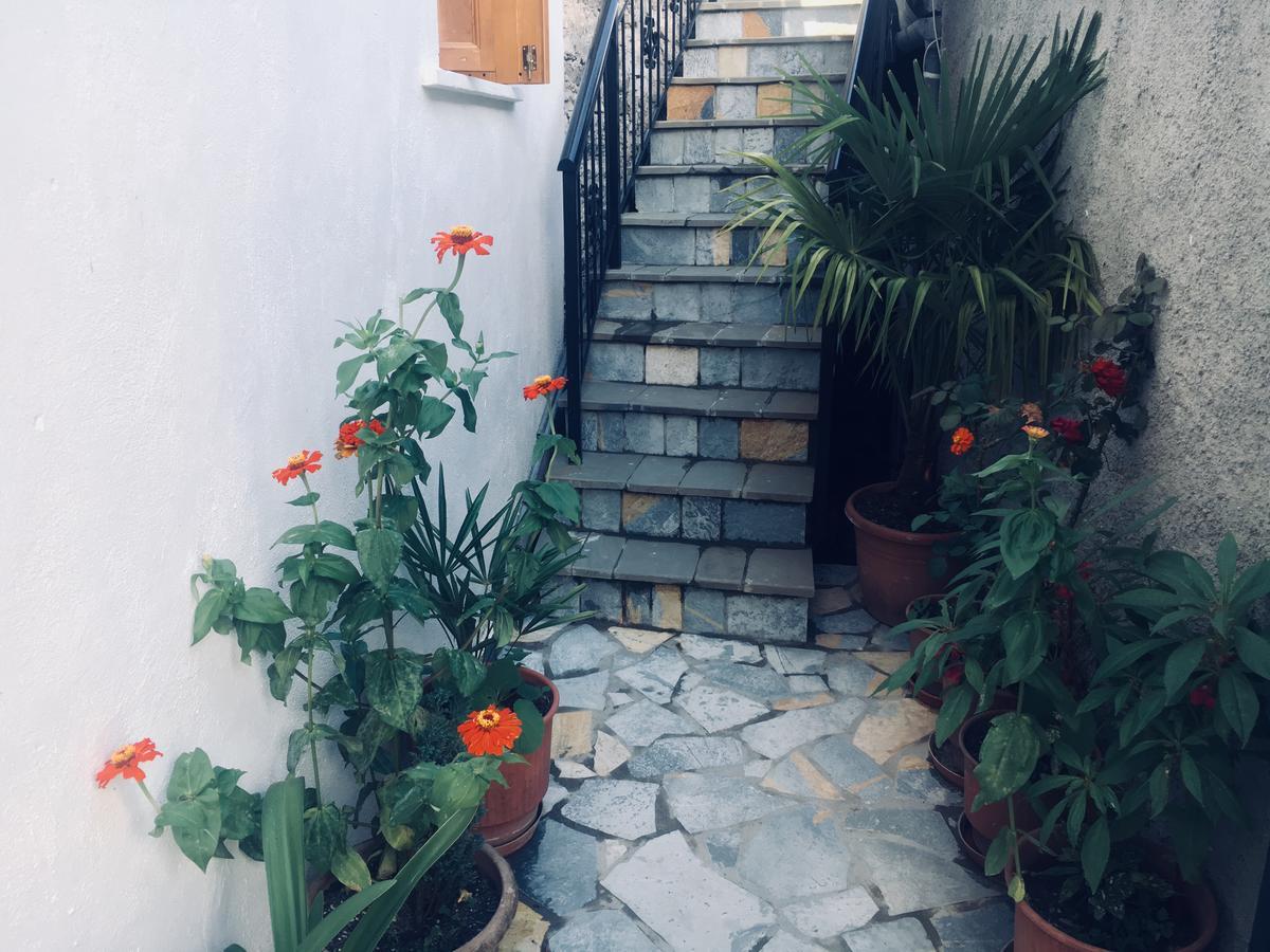 Kore Guest House Gjirokastër Exteriör bild